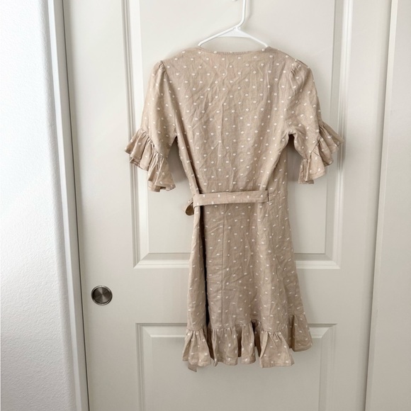 WAYF Ruffle Linen Blend Swiss Dot Flutter Sleeve Wrap Dress XS - Picture 3 of 6